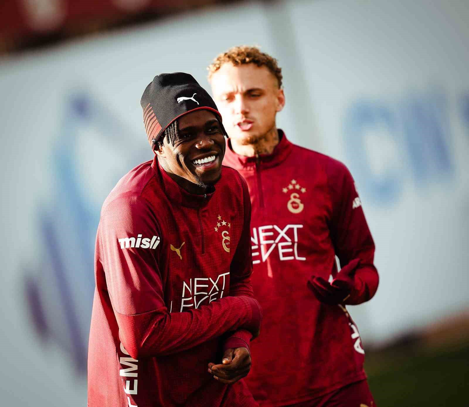 Galatasaray, Başakşehir maçı hazırlıklarını tamamladı
