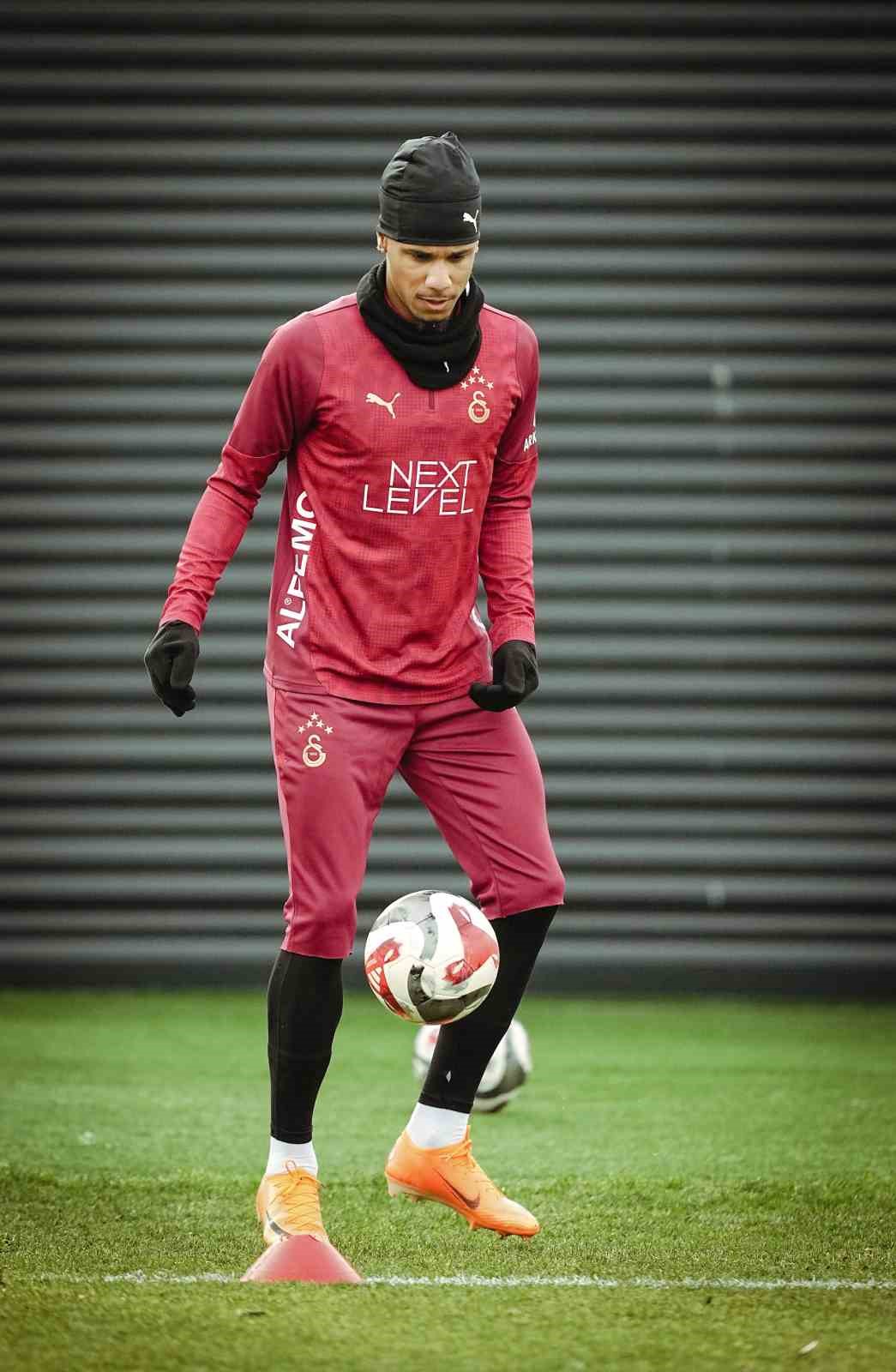 Galatasaray, Fatih Karagümrük maçı hazırlıklarına başladı
