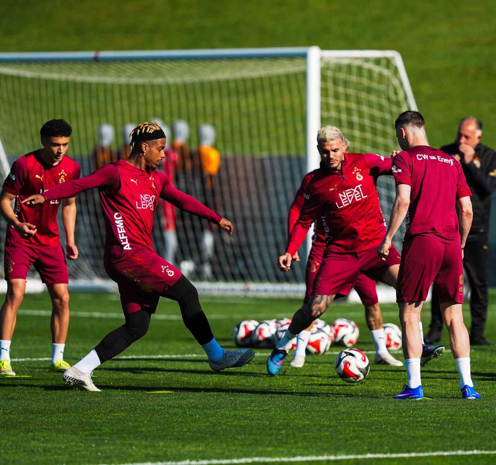 Galatasaray, Fenerbahçe derbisi hazırlıklarını tamamladı
