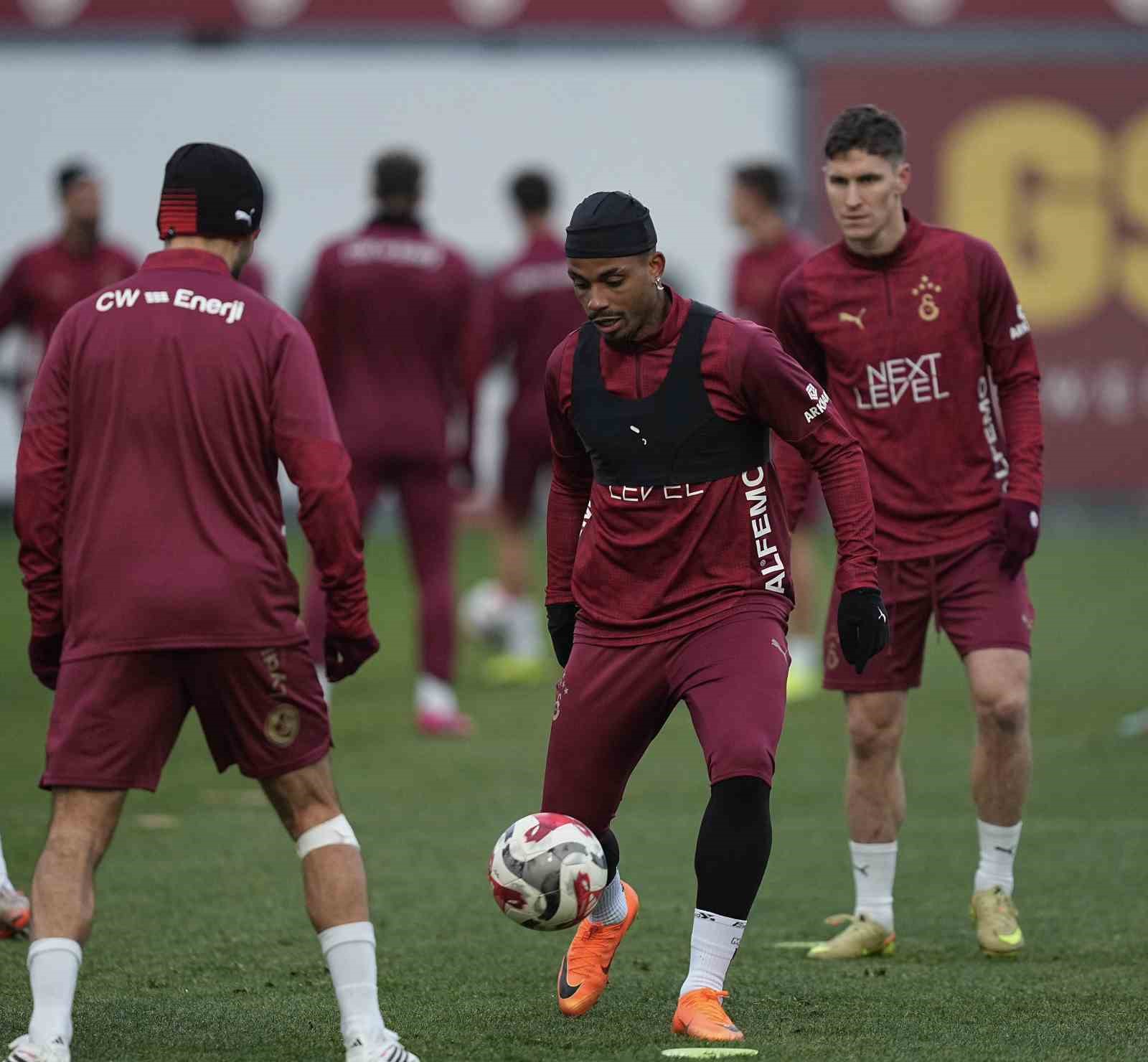Galatasaray, Gaziantep FK maçı hazırlıklarına başladı
