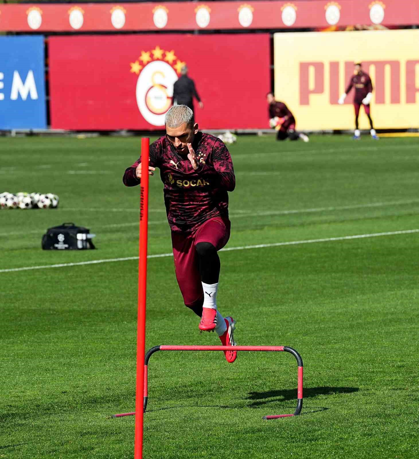 Galatasaray, Juventus maçı hazırlıklarını tamamladı
