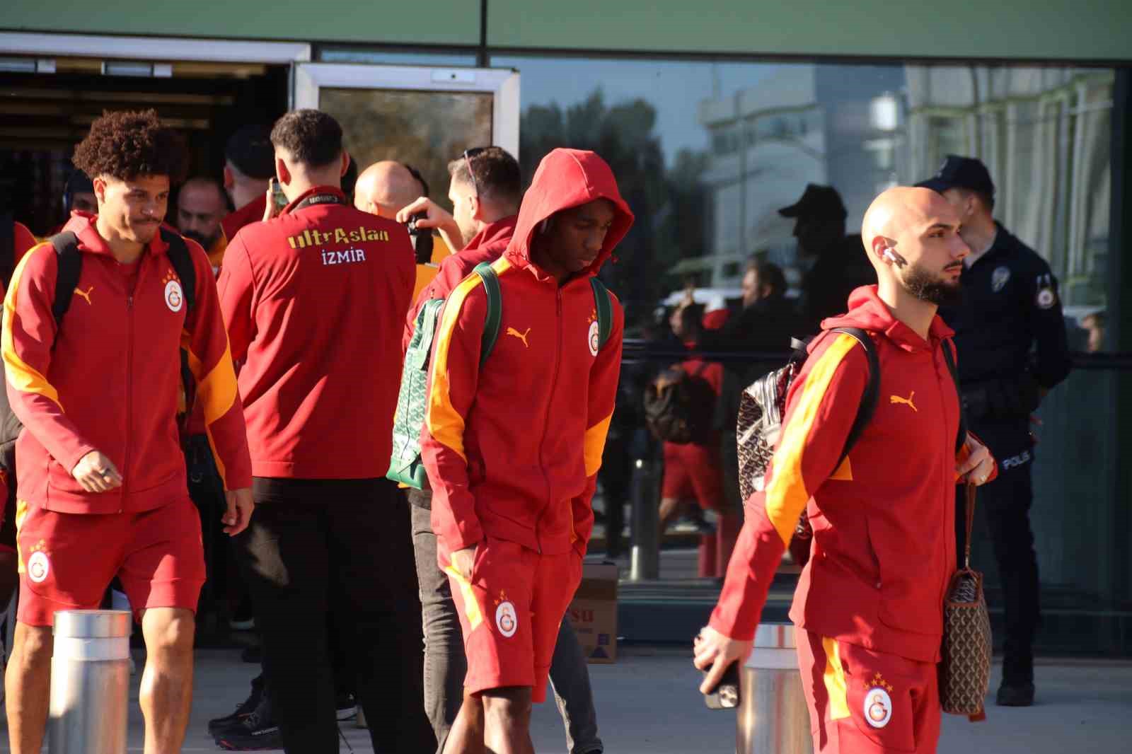Galatasaray kafilesi İzmir’de
