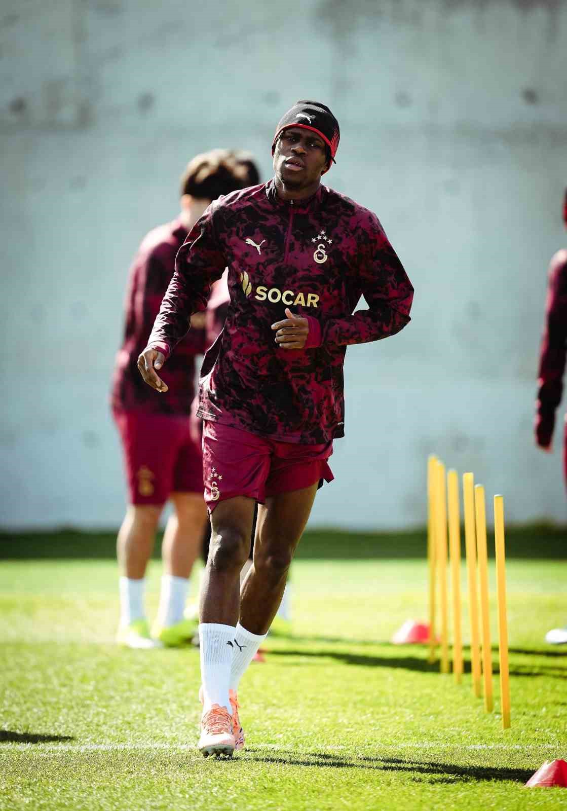 Galatasaray, Liverpool maçı hazırlıklarına başladı
