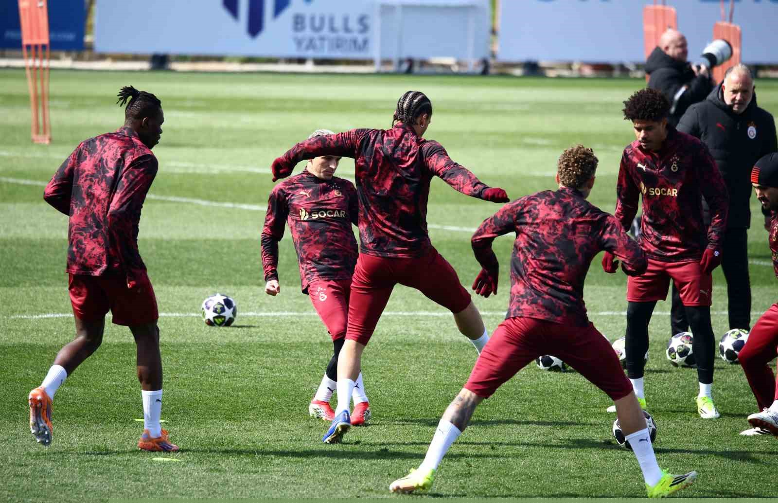 Galatasaray, Liverpool maçı hazırlıklarını tamamladı
