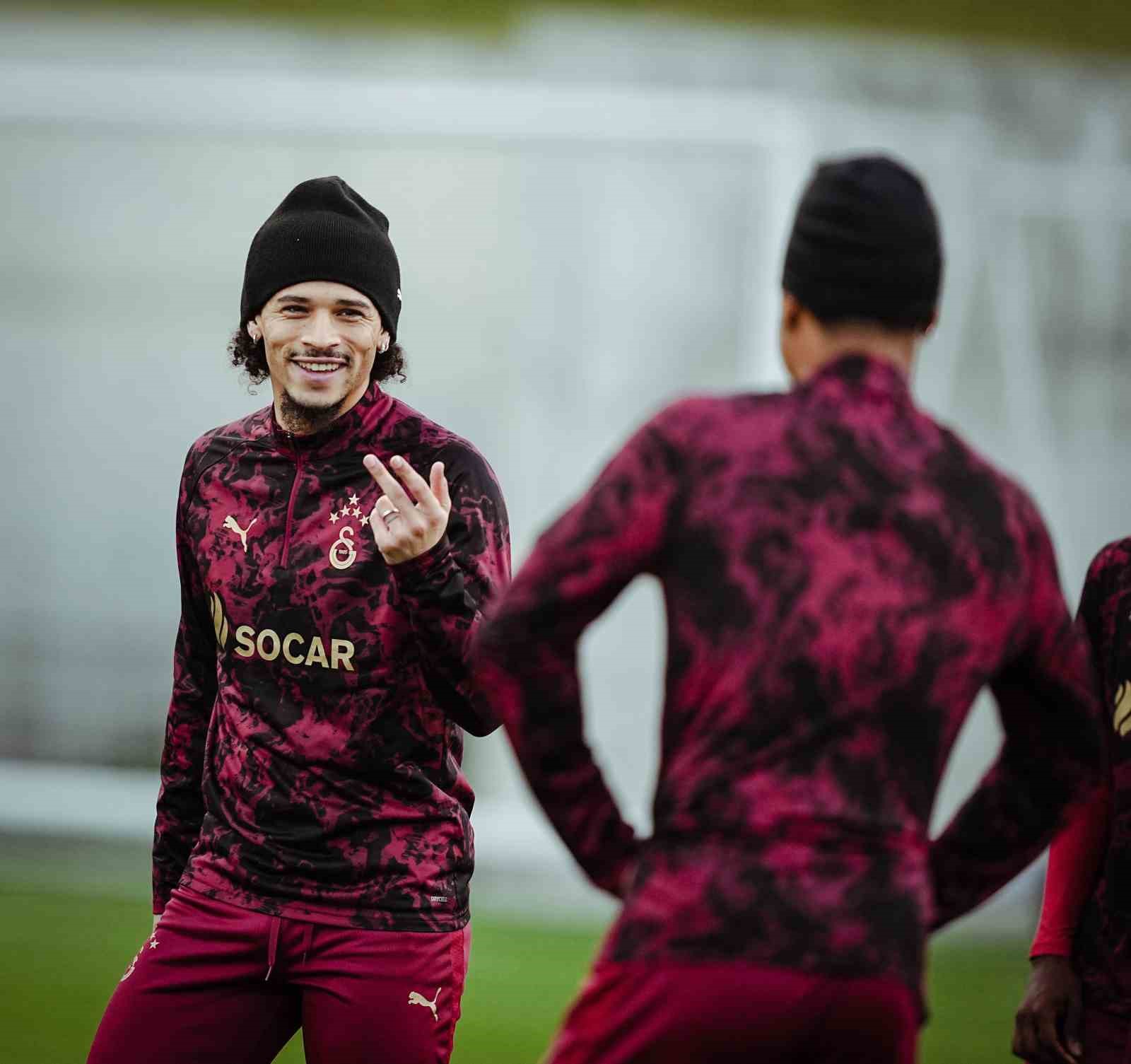 Galatasaray, Manchester City maçı hazırlıklarına başladı
