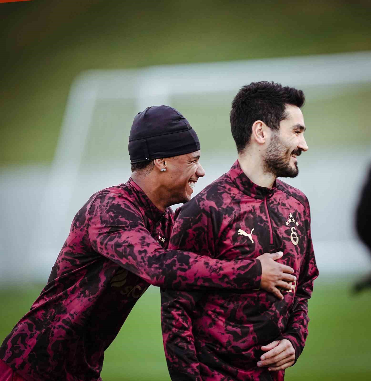 Galatasaray, Manchester City maçı hazırlıklarına başladı
