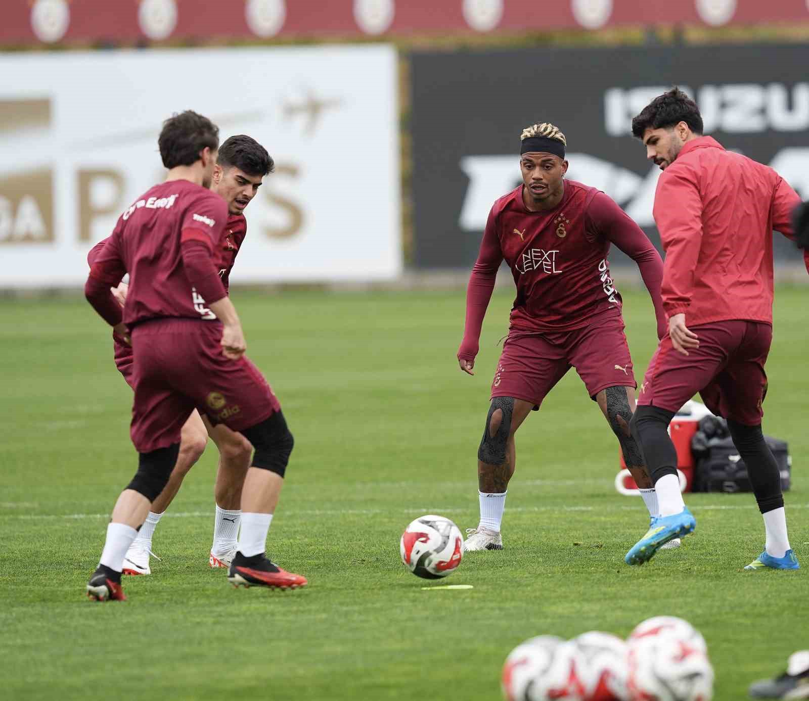 Galatasaray, Samsunspor maçı hazırlıklarını sürdürdü
