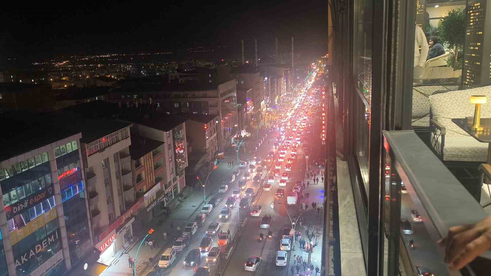 Galatasaray taraftarı Muş’ta derbi galibiyetini kutladı
