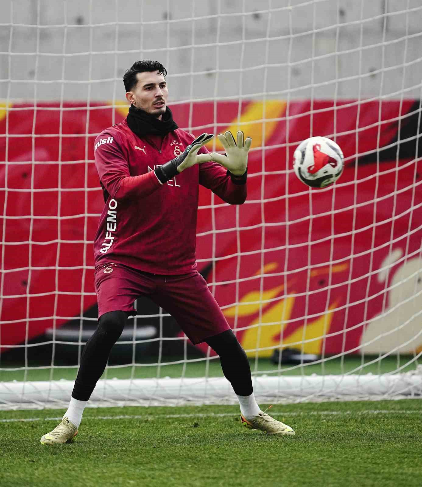 Galatasaray, Trabzonspor maçı hazırlıklarını sürdürdü
