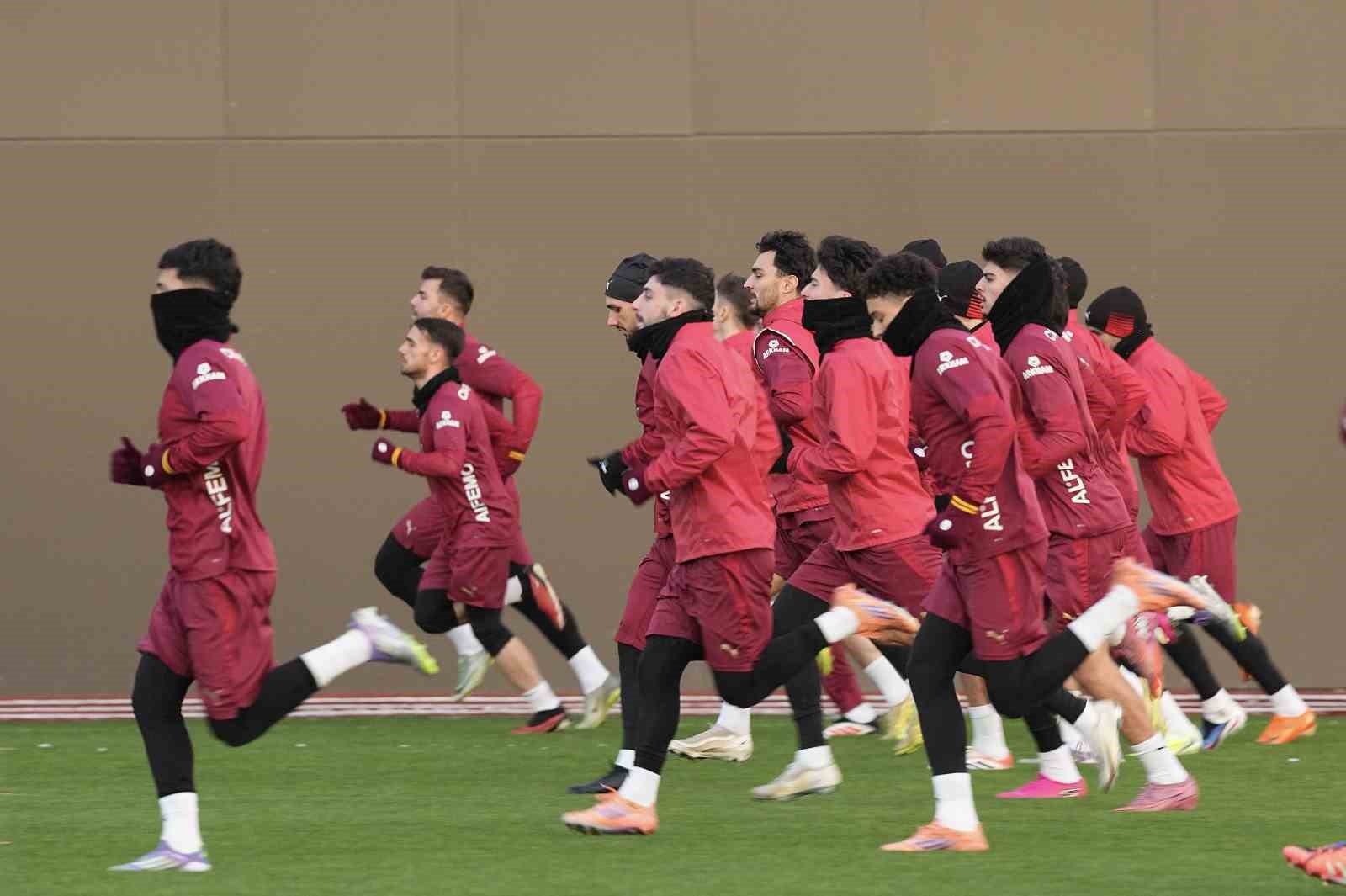 Galatasaray, Trabzonspor maçı hazırlıklarını sürdürdü
