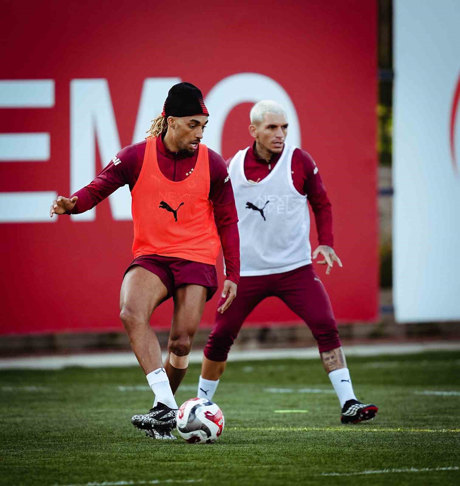 Galatasaray, Trabzonspor maçı hazırlıklarını sürdürdü
