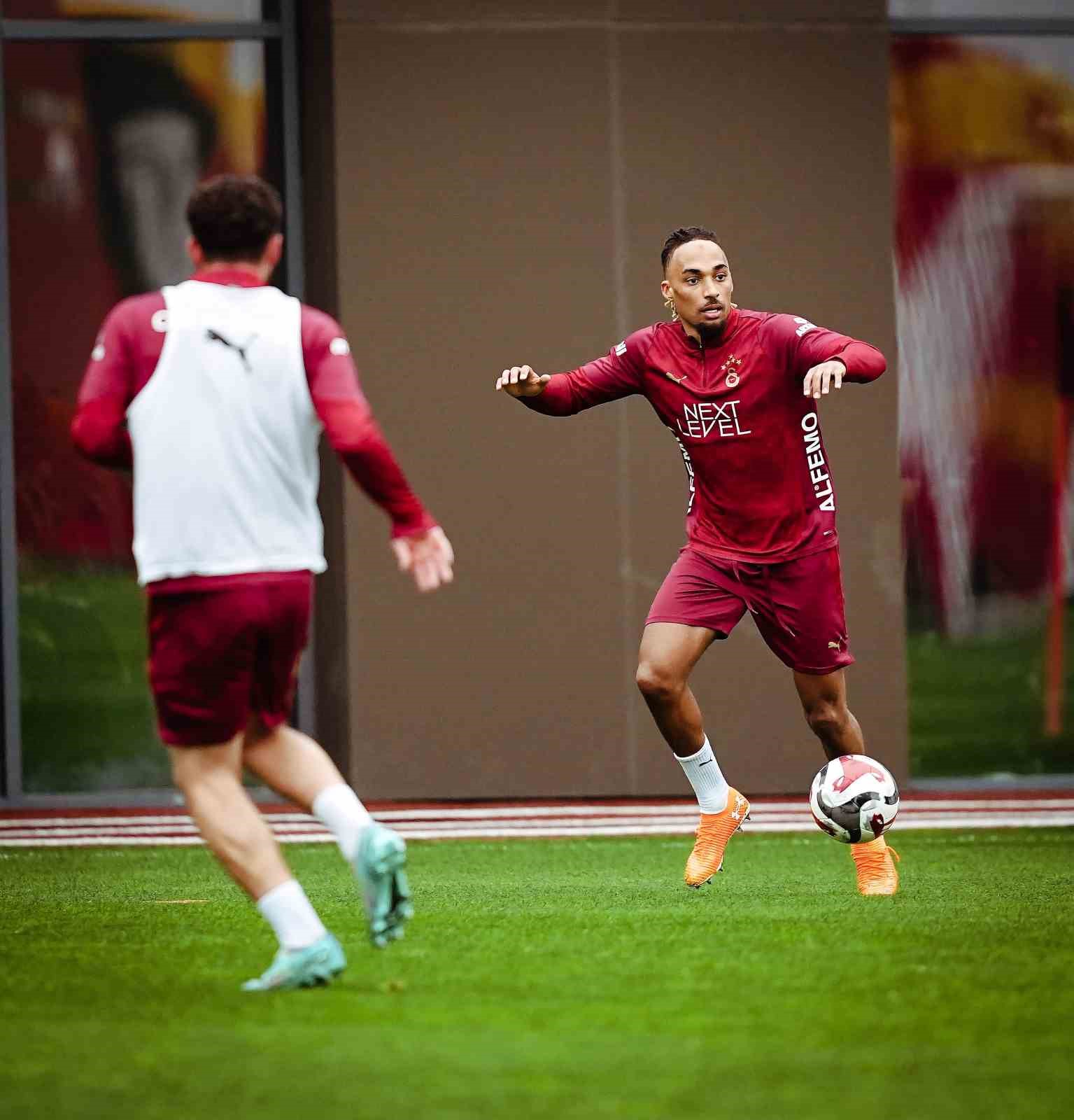 Galatasaray, Trabzonspor maçı hazırlıklarını sürdürdü
