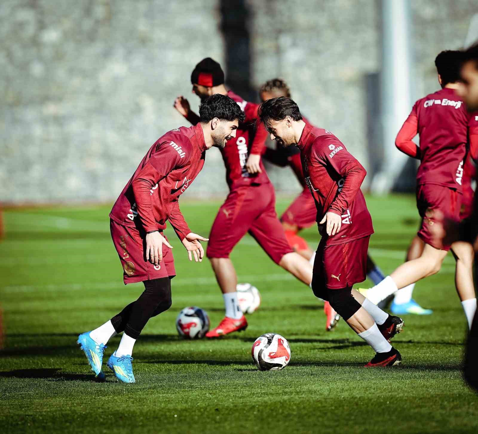 Galatasaray, Trabzonspor maçı hazırlıklarını sürdürdü
