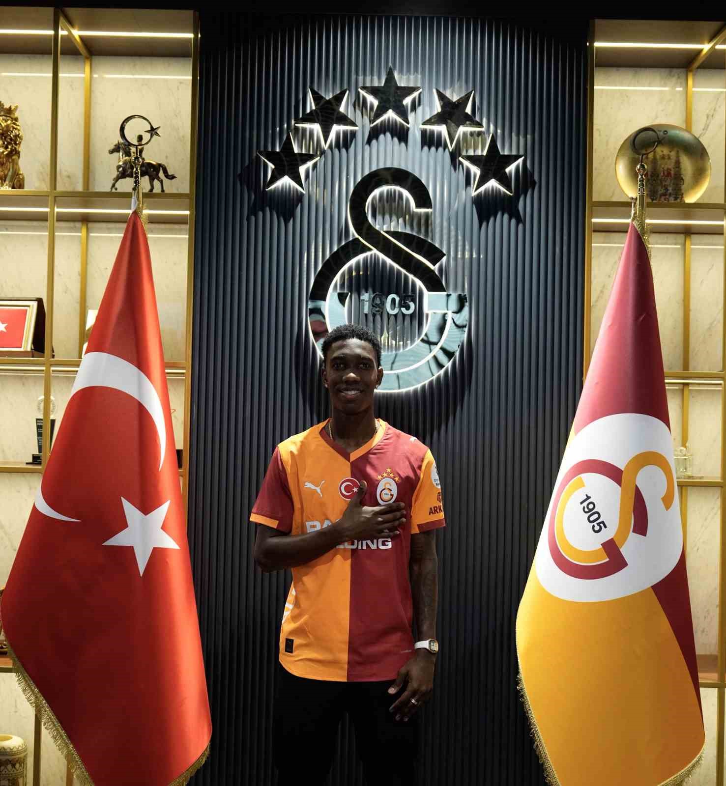 Galatasaray, Yaser Asprilla’yı kadrosuna kattı
