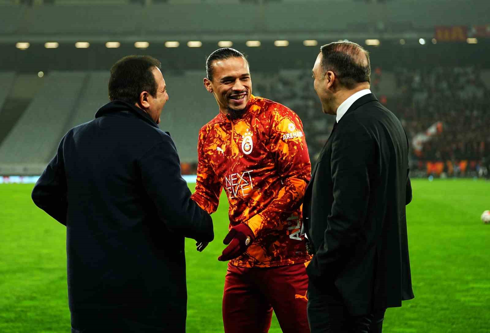 Galatasaray’da 3 değişiklik
Galatasaray’da 3 değişiklik