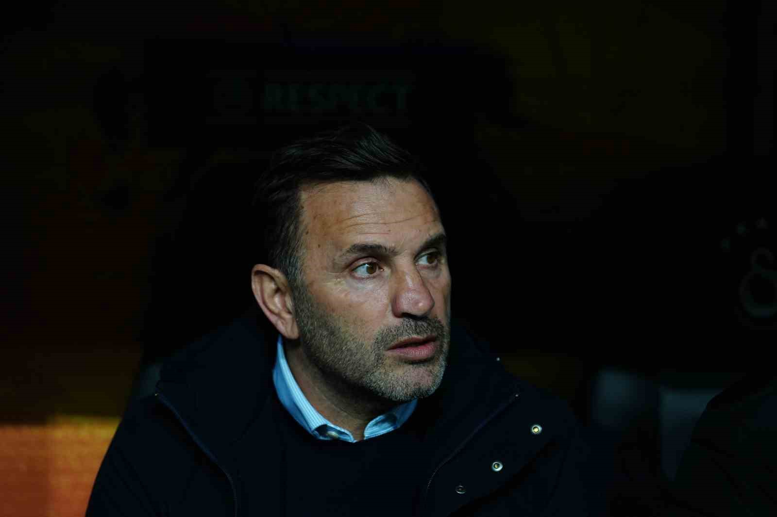 Galatasaray’da 5 değişiklik
Galatasaray’da 5 değişiklik