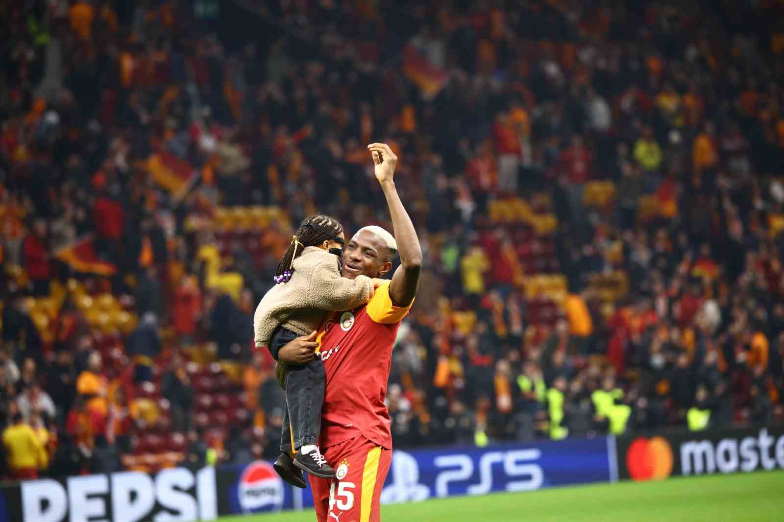 Galatasaray’da Liverpool galibiyeti sevinci
