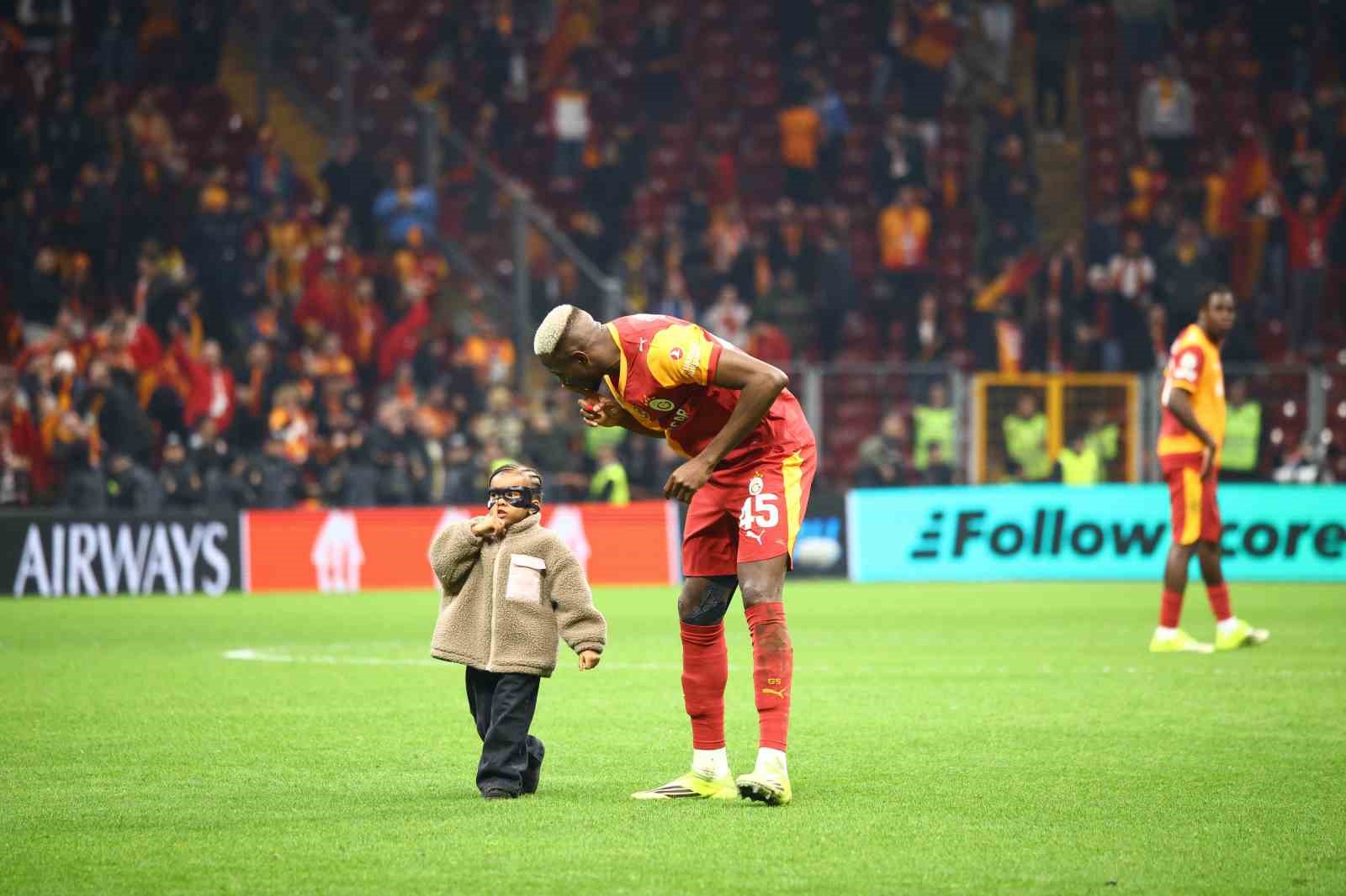 Galatasaray’da Liverpool galibiyeti sevinci
