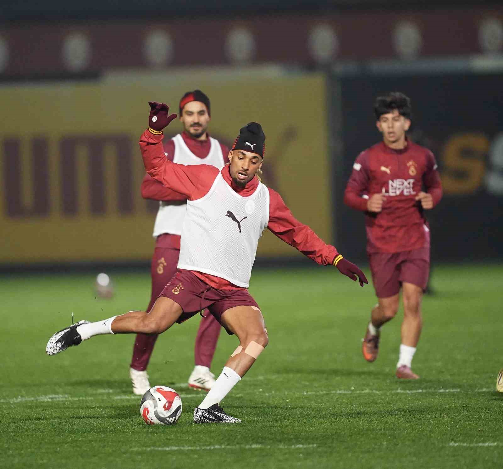 Galatasaray’da Trabzonspor maçı hazırlıkları başladı
