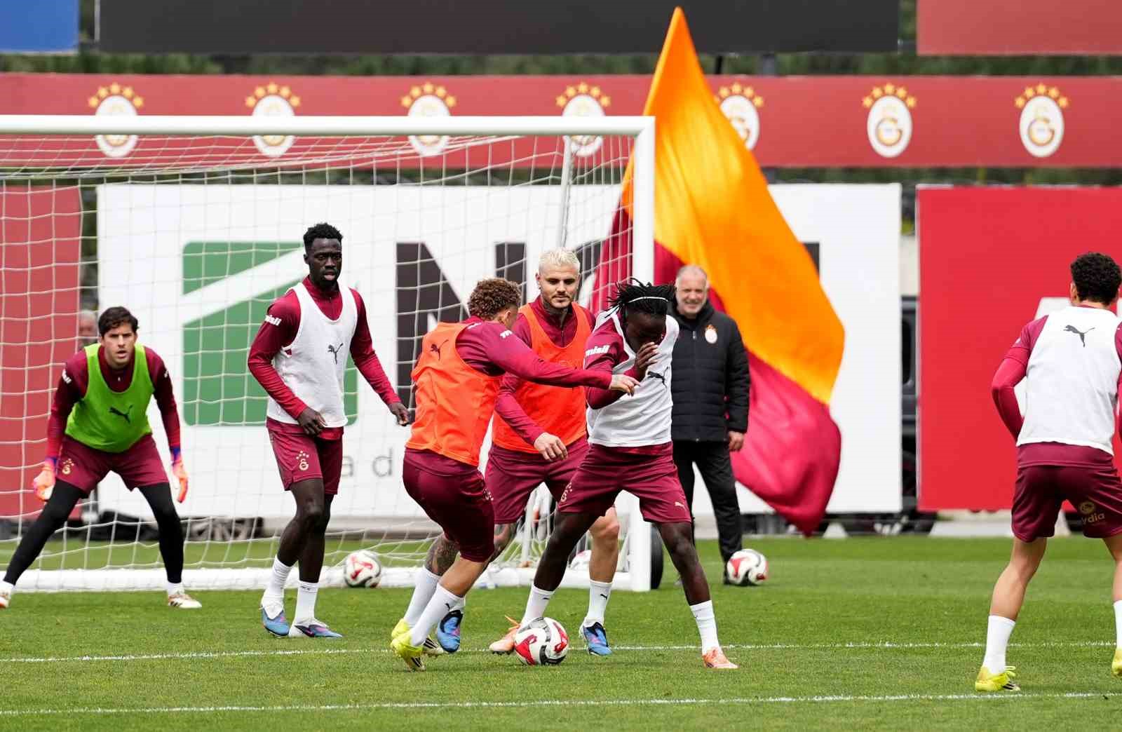 Galatasaray’dan taraftarlara açık antrenman
