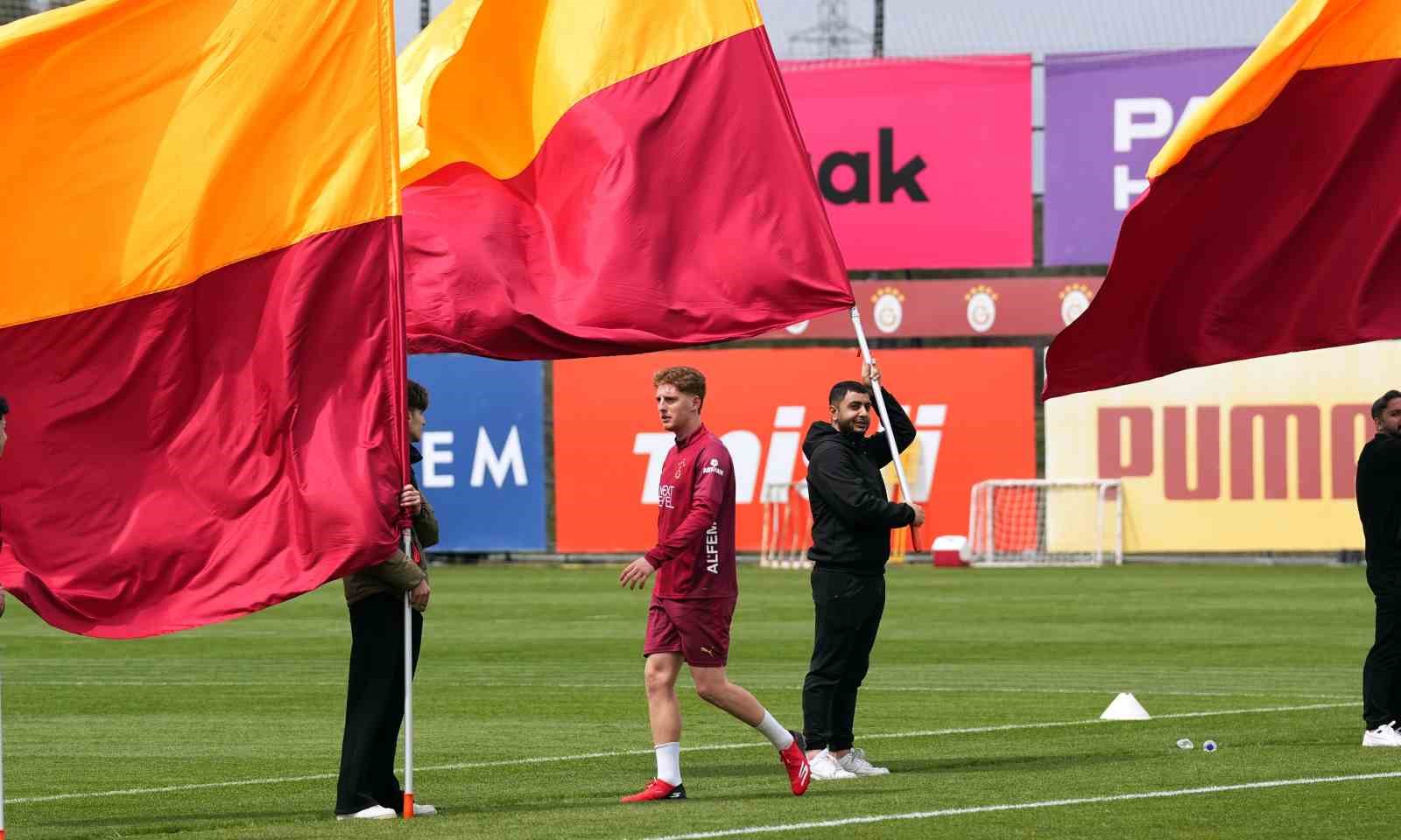 Galatasaray’dan taraftarlara açık antrenman
