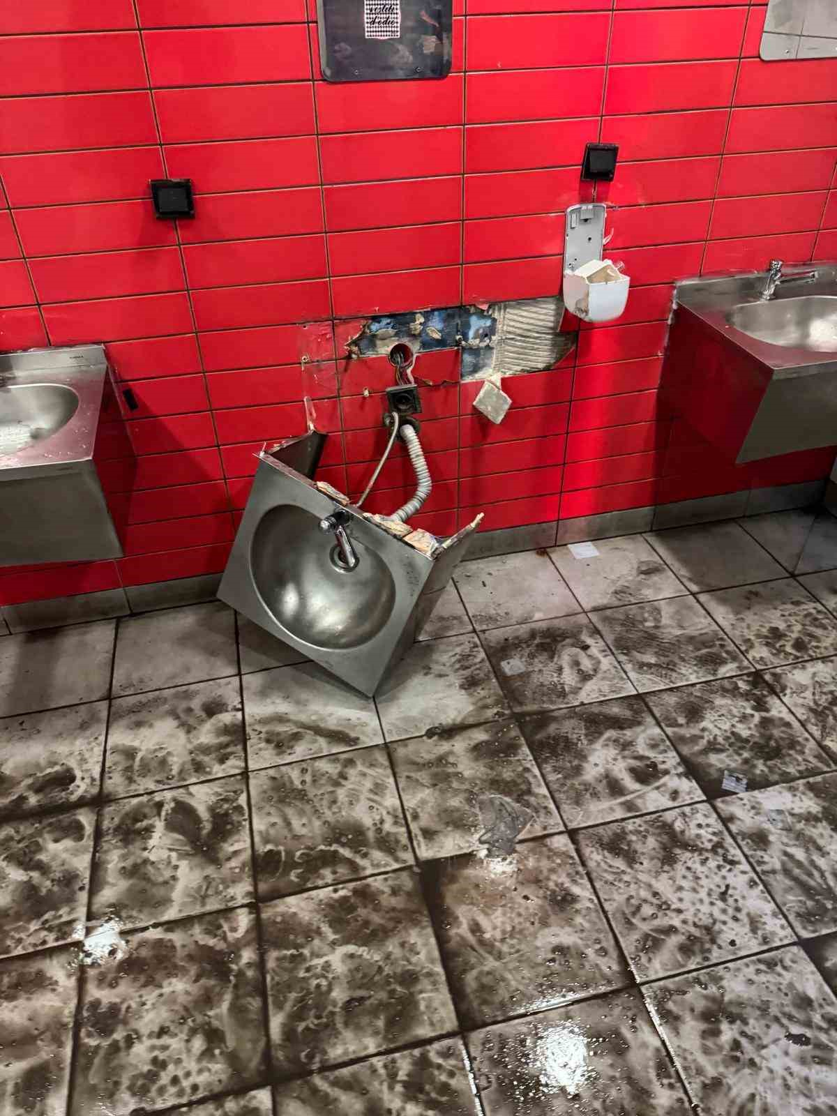 Galatasaray’dan tribündeki büfelerle ilgili açıklama
