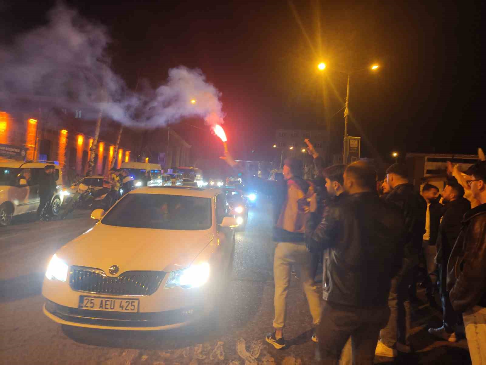 Galatasaray’ın Fenerbahçe galibiyeti sonrası Ardahan’da büyük coşku
