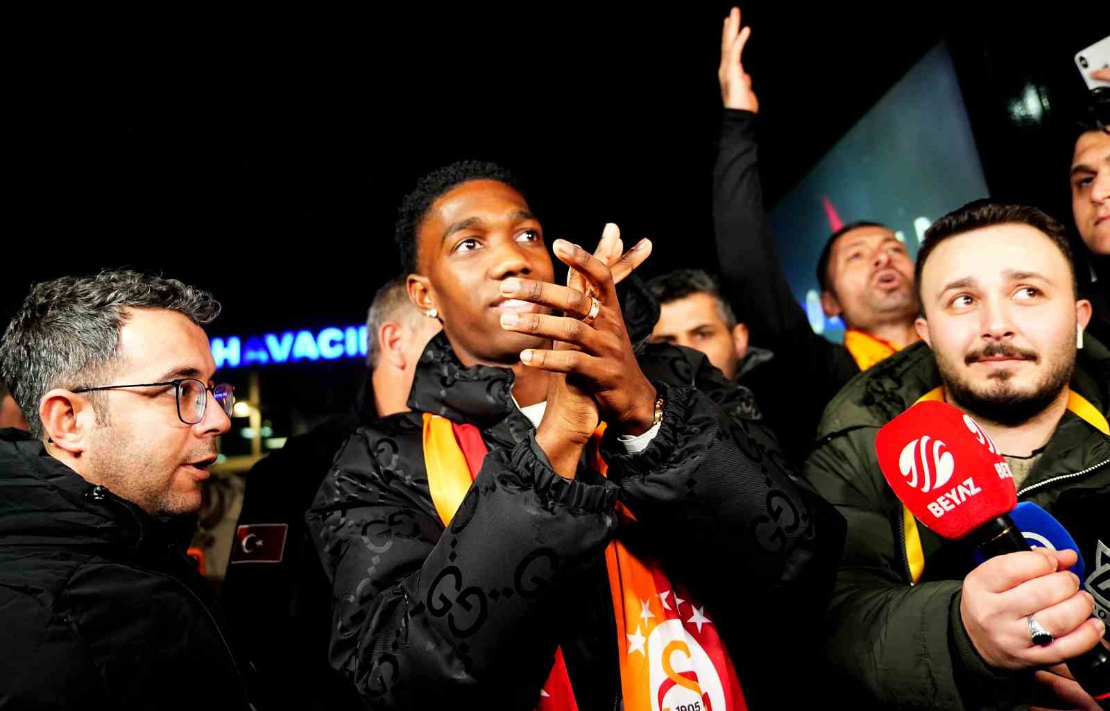 Galatasaray’ın yeni transferi Yaser Asprilla, İstanbul’a geldi
