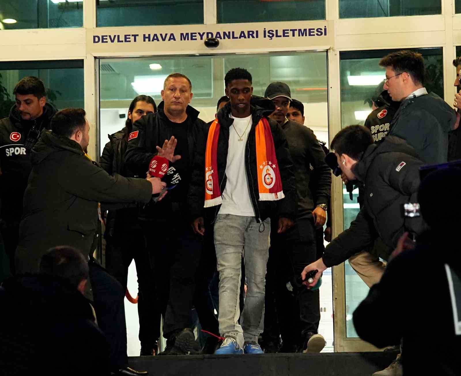 Galatasaray’ın yeni transferi Yaser Asprilla, İstanbul’a geldi

