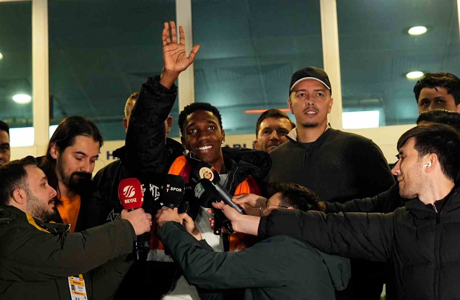 Galatasaray’ın yeni transferi Yaser Asprilla, İstanbul’a geldi
