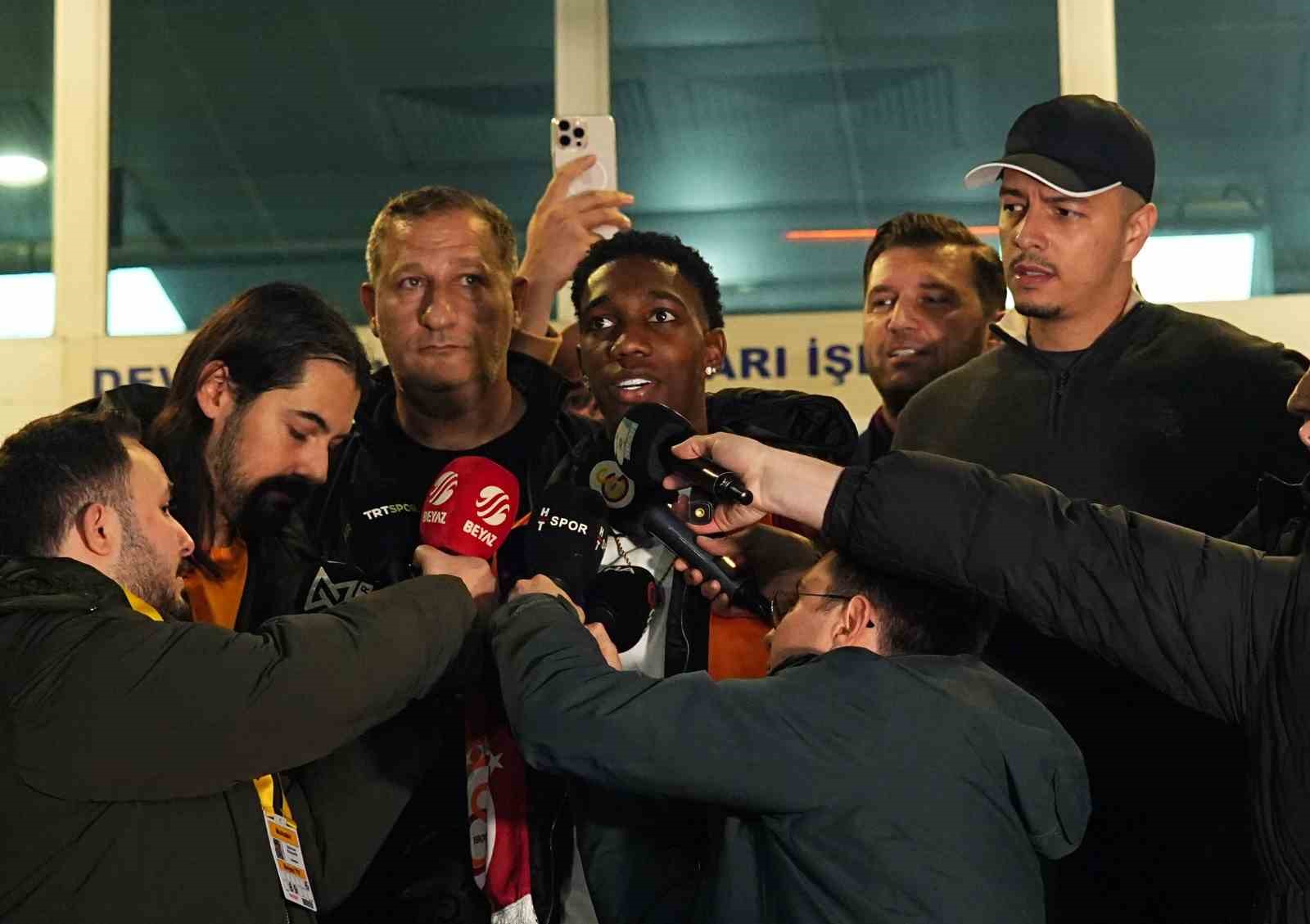 Galatasaray’ın yeni transferi Yaser Asprilla, İstanbul’a geldi
