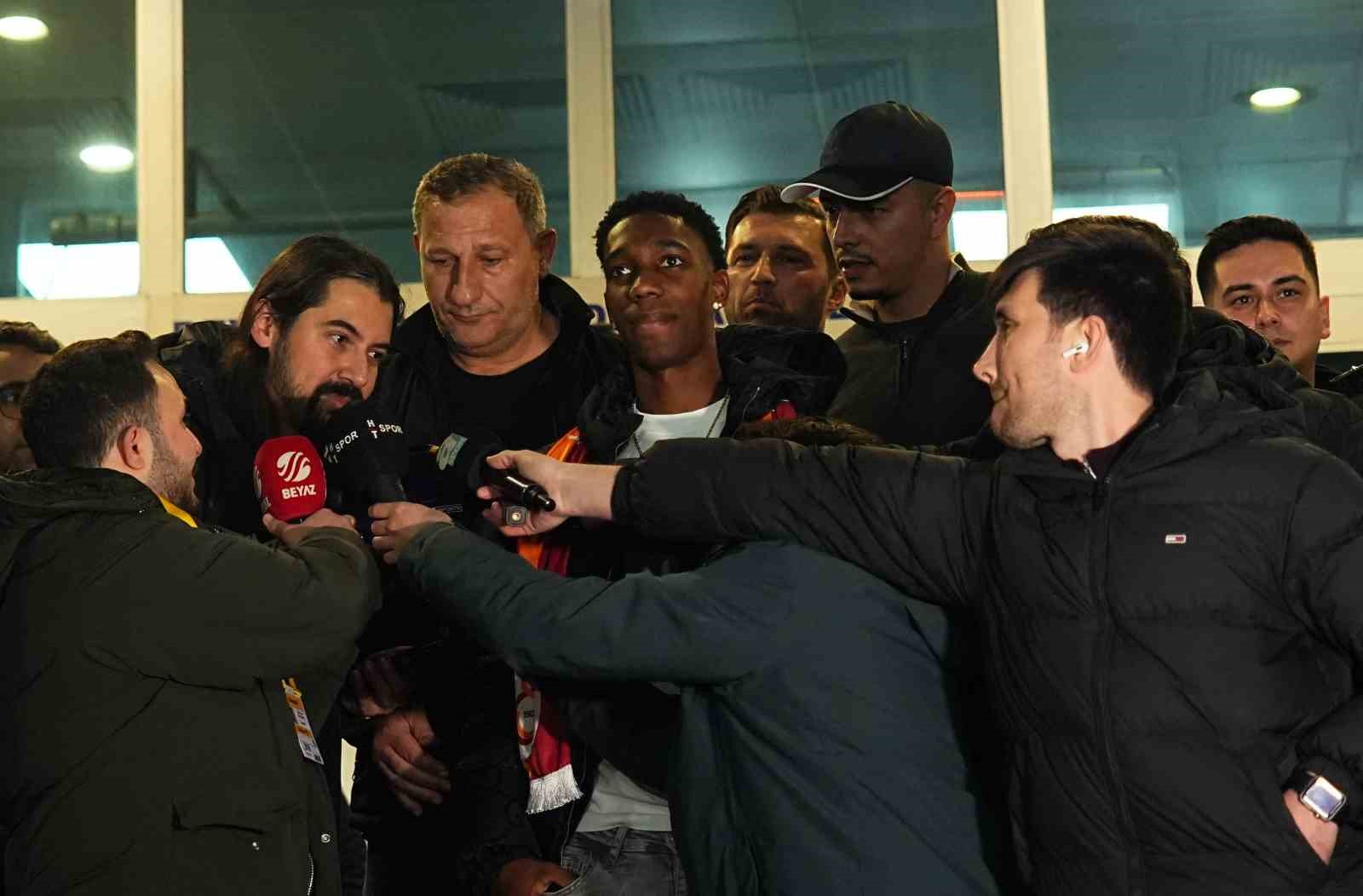 Galatasaray’ın yeni transferi Yaser Asprilla, İstanbul’a geldi
