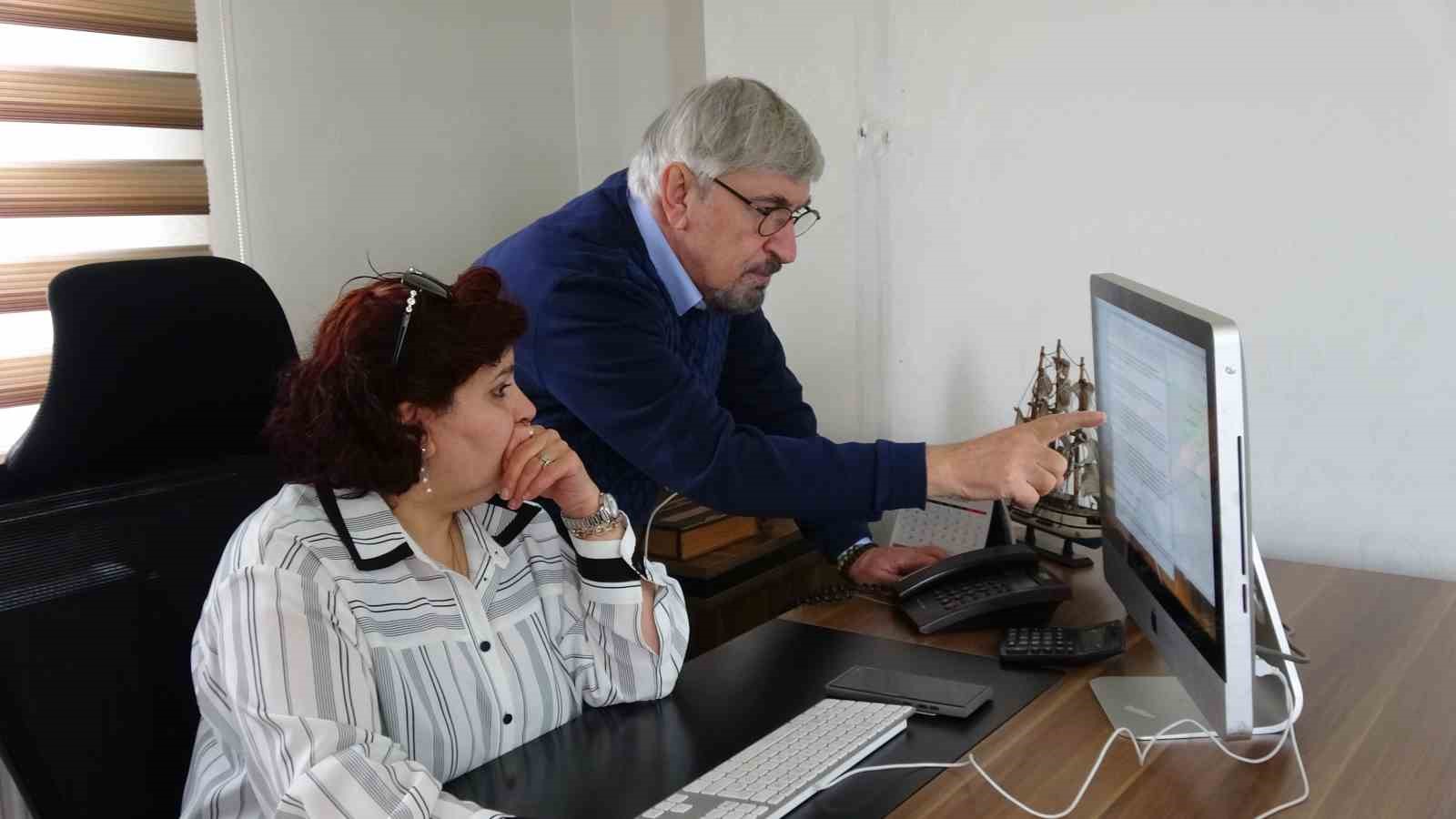 Gazeteci baba ve 2 çocuğu aynı mesleği yapmanın gururunu yaşıyor
