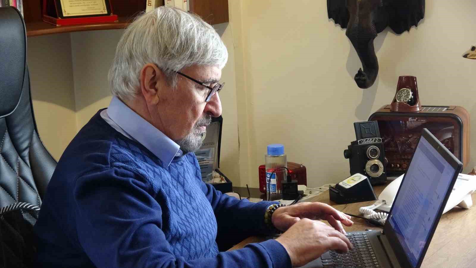 Gazeteci baba ve 2 çocuğu aynı mesleği yapmanın gururunu yaşıyor
