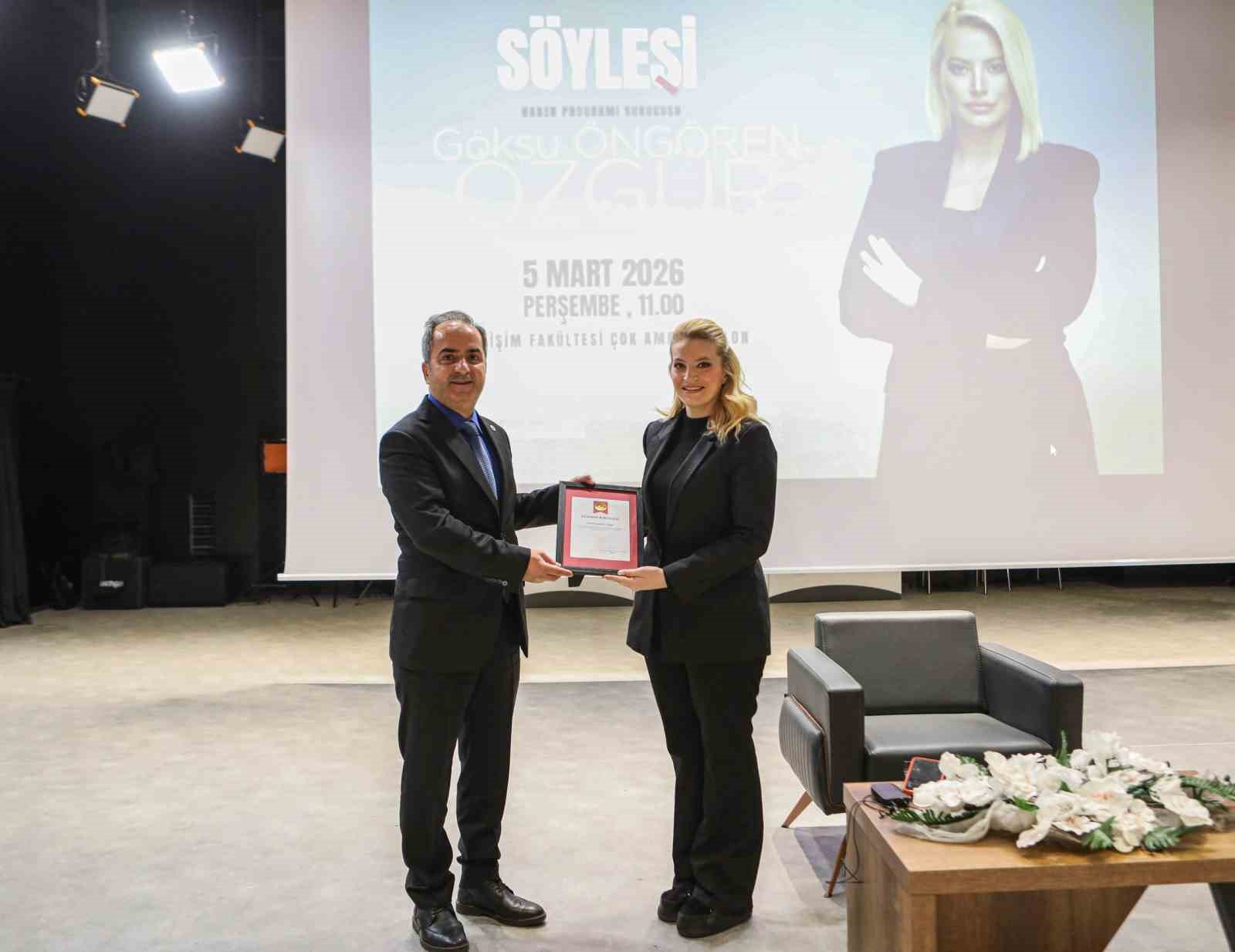 Gazeteci Göksü Öngören Özgür, Atatürk Üniversitesinde öğrencilerle buluştu
