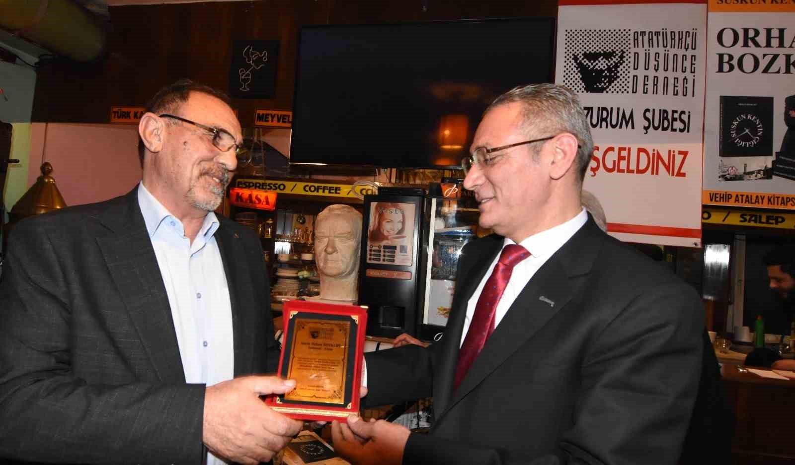 Gazeteci - Yazar Orhan Bozkurt, Milli Mücadele’nin kritik dönemeçlerini belgeler ve anılar ışığında anlattı
