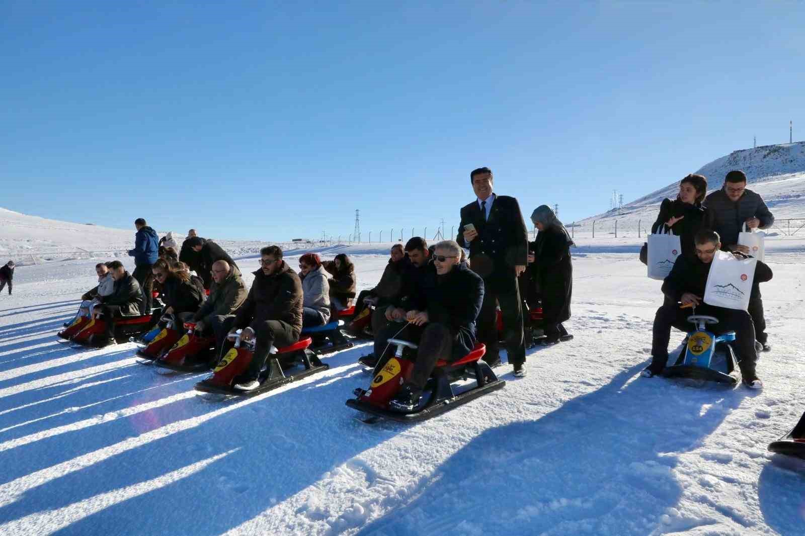 Gazeteciler Günü’nde Vali Cahit Çelik basın mensuplarıyla bir araya geldi

