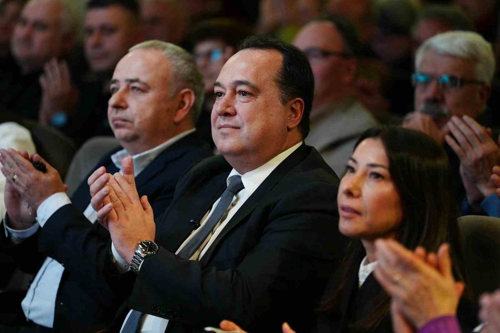 Gazeteciliğin keskin kalemi Uğur Mumcu Manisa’da anıldı
Gazeteciliğin keskin kalemi Uğur Mumcu Manisa’da anıldı