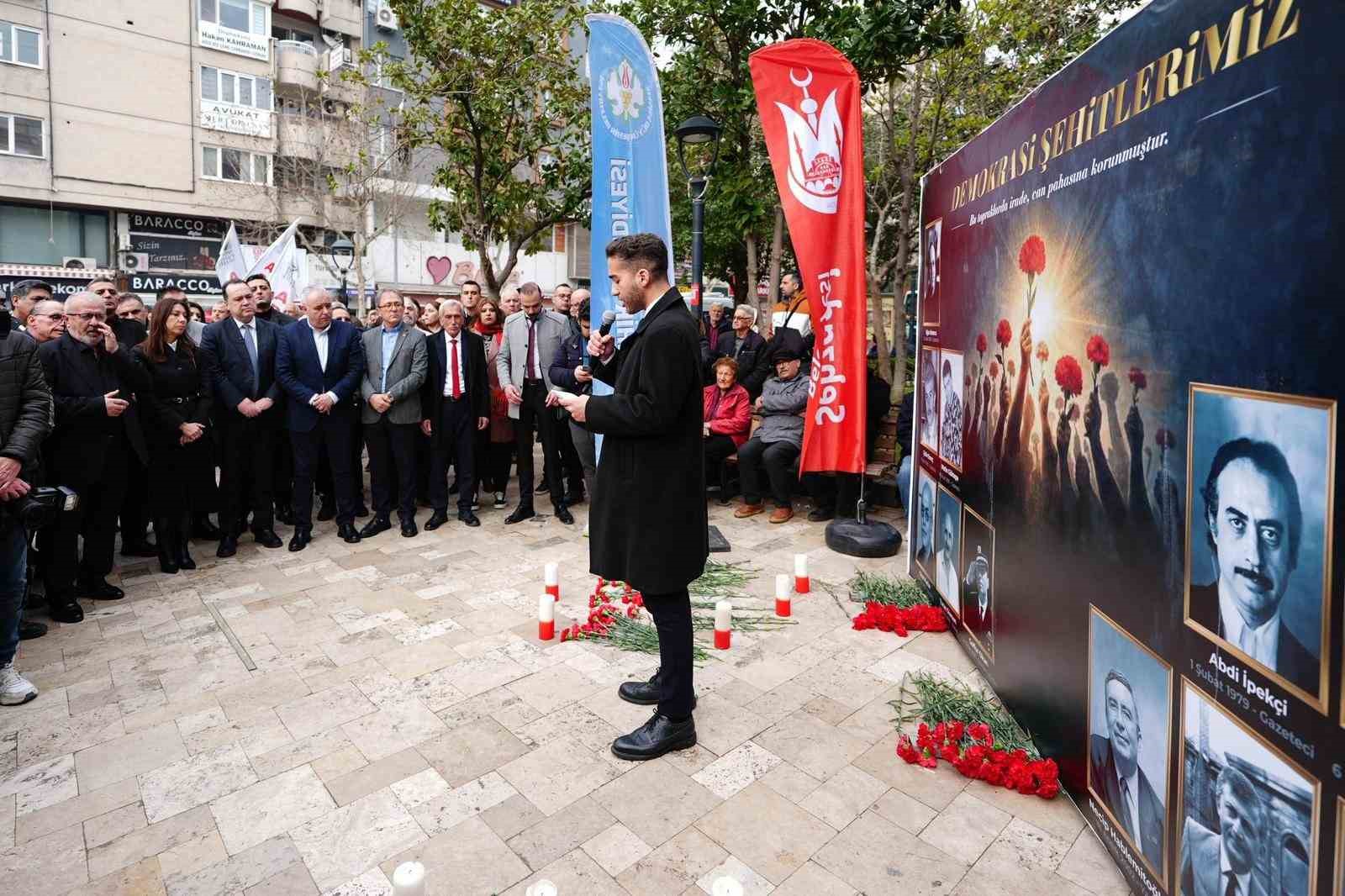 Gazeteciliğin keskin kalemi Uğur Mumcu Manisa’da anıldı
Gazeteciliğin keskin kalemi Uğur Mumcu Manisa’da anıldı