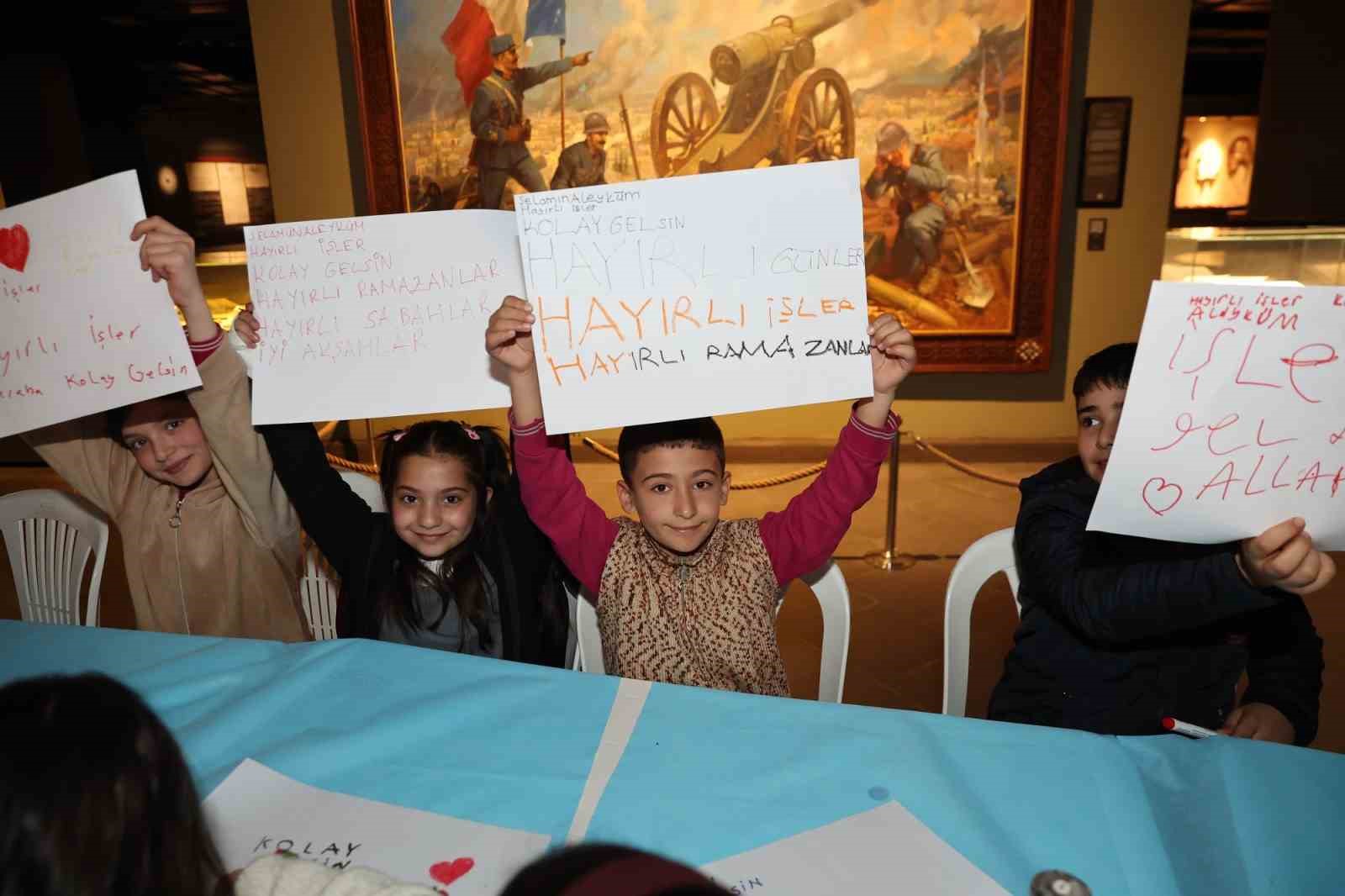 Gazi şehirde iyilik çocuklarla yayılıyor
Gazi şehirde iyilik çocuklarla yayılıyor