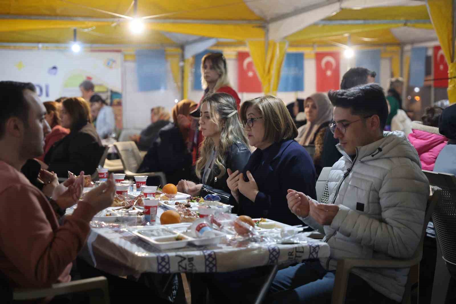 Gaziantep Büyükşehir, Ramazan ayında vatandaşları iftar sofrasında buluşturacak
