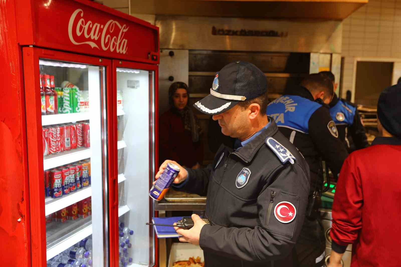 Gaziantep Büyükşehir Zabıta’dan Ramazan’da sıkı denetim
Gaziantep Büyükşehir Zabıta’dan Ramazan’da sıkı denetim