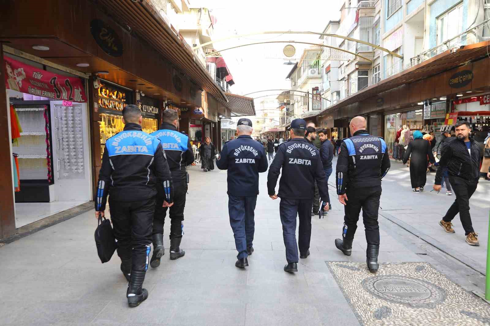 Gaziantep Büyükşehir Zabıta’dan Ramazan’da sıkı denetim
Gaziantep Büyükşehir Zabıta’dan Ramazan’da sıkı denetim