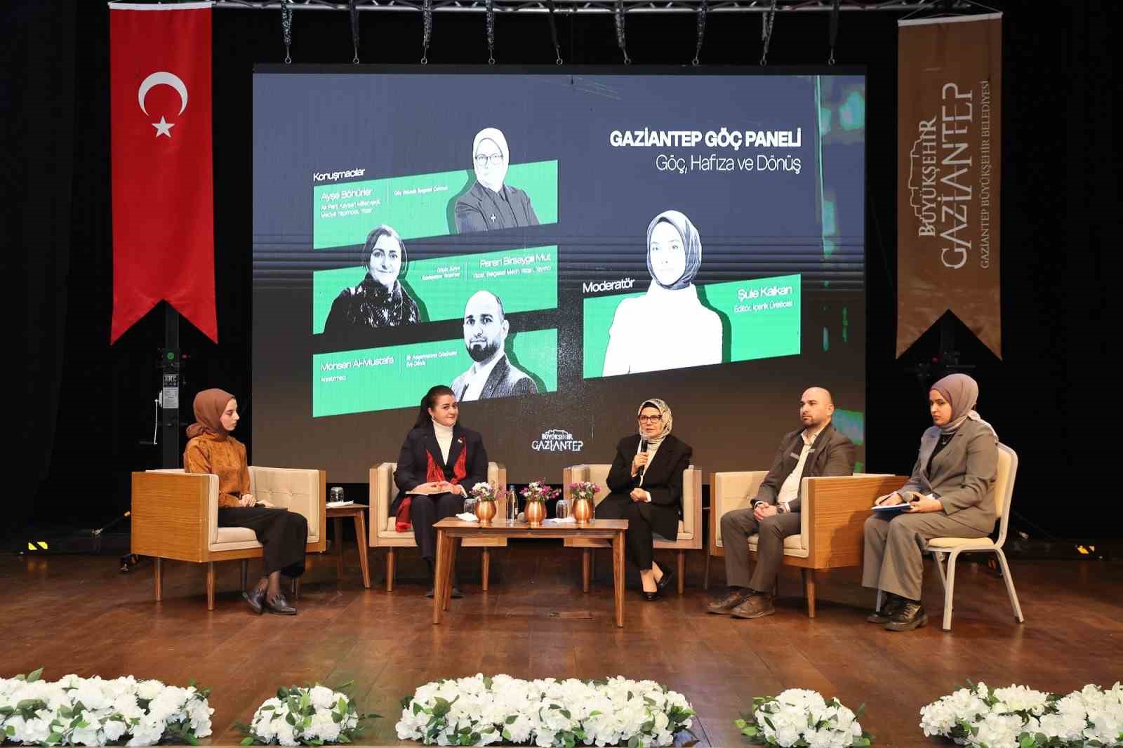 Gaziantep Büyükşehir’in ev sahipliğinde "Yeşil Otobüs" belgeselinin ilk gösterimi yapıldı
Gaziantep Büyükşehir’in ev sahipliğinde "Yeşil Otobüs" belgeselinin ilk gösterimi yapıldı