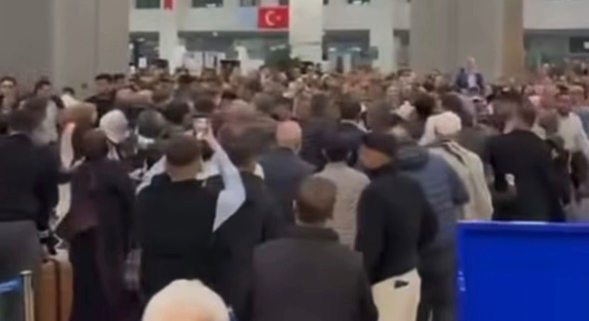 Gaziantep Havalimanı’ndan kavga ve gerginlik
