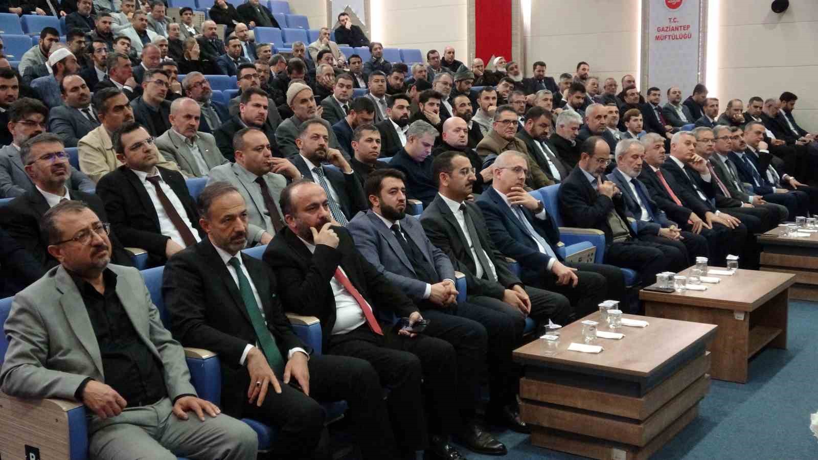 Gaziantep İl Müftüsü Mustafa Soykök göreve başladı
Gaziantep İl Müftüsü Mustafa Soykök göreve başladı