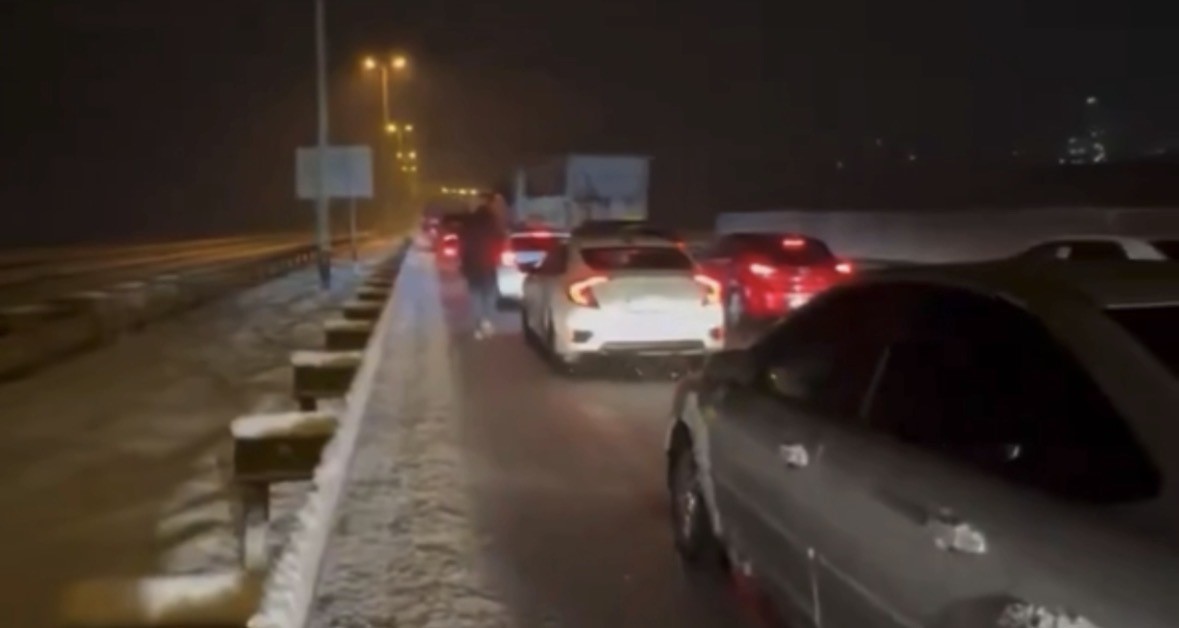 Gaziantep-Kahramanmaraş karayolunda kar esareti
