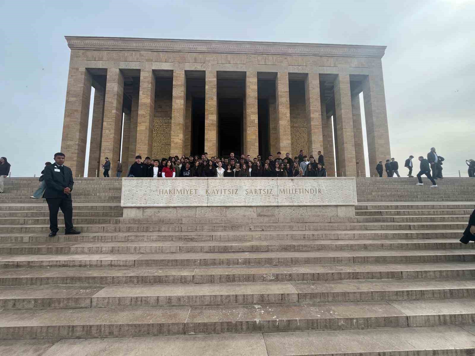 Gaziantep Kolej Vakfı Özel Liseleri öğrencileri Ankara ve İstanbul’u mercek altına aldı

