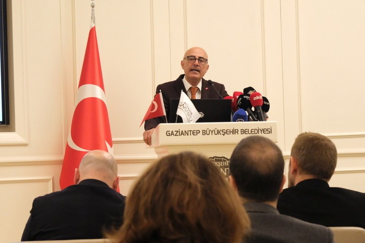 "Gaziantep Turizm Ekonomisi Geliştirme ve Yol Haritası 2030" tanıtıldı
"Gaziantep Turizm Ekonomisi Geliştirme ve Yol Haritası 2030" tanıtıldı