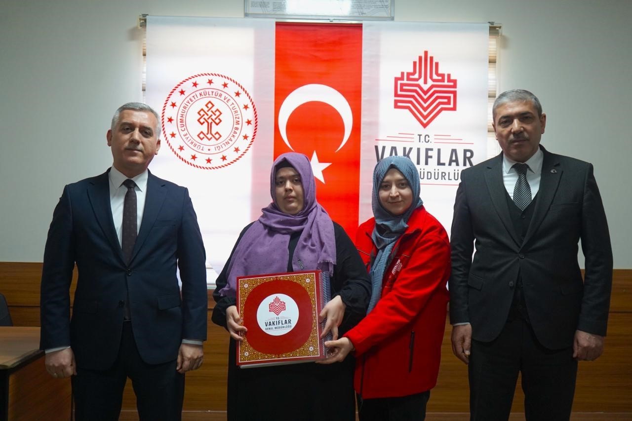Gaziantep Vakıflar Bölge Müdürlüğünden görme engelli hafızlara anlamlı destek
